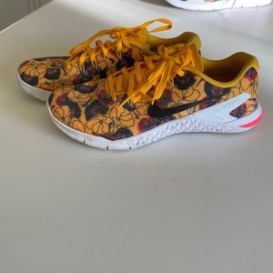 Nike MetCom running shoes